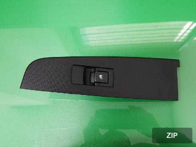 KG Mobility Actyon 2008 — переключатель электростеклоподъёмника 73250 09000 1