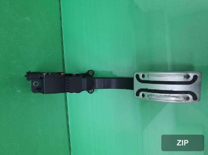 Smart D2 2021 — педаль акселератора