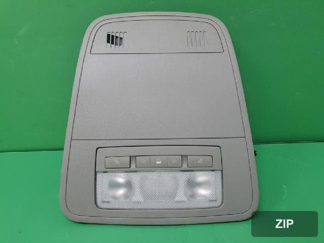 GM Daewoo Alpheon 2015 — плафон внутреннего освещения 13503204