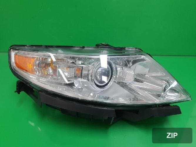 Ford MKS 2011 — фара правая
