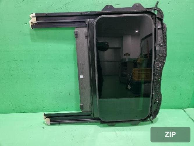 Land Rover Range Rover 2010 — люк крыши