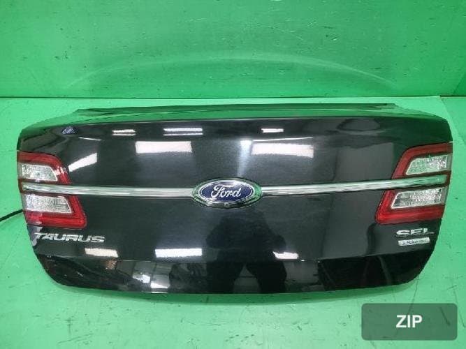 Ford Taurus 2015 — крышка багажника