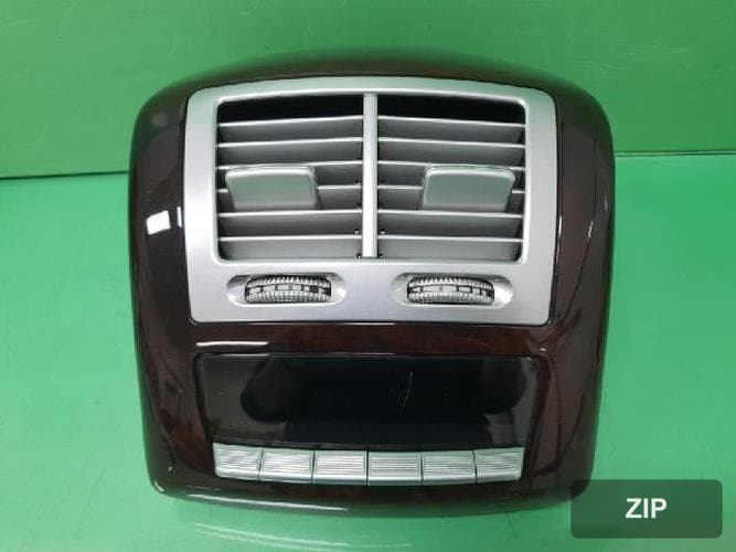 Mercedes-Benz S-Class 2006 — панель приборов 2218201297