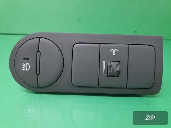 Hyundai Grand Starex 2008 — кнопка/выключатель
