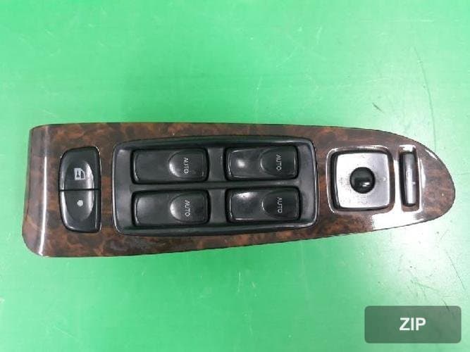 Hyundai Equus 2003 — кнопка стеклоподъемника левая 935703B001