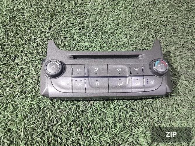 GM Daewoo Malibu 2015 — блок управления отопителем и кондиционером 23465788