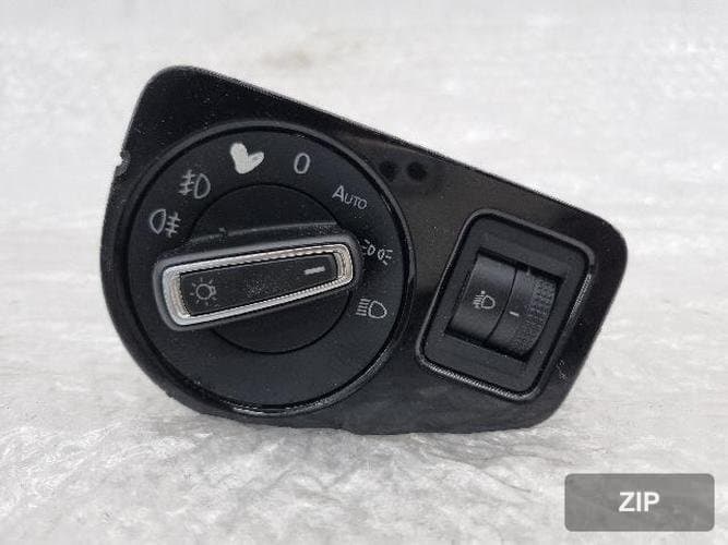 Volkswagen Golf 2015 — кнопка/переключатель регулировки фар 5G1 858 060