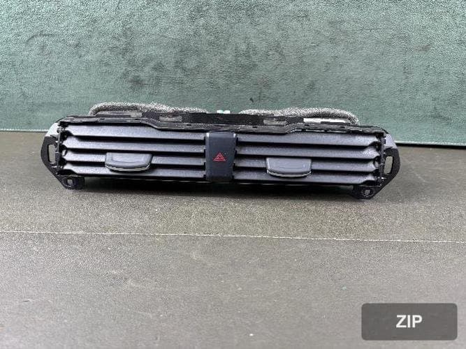 Ford Mondeo 2015 — дефлектор воздуховода DS73-19K617-AUW