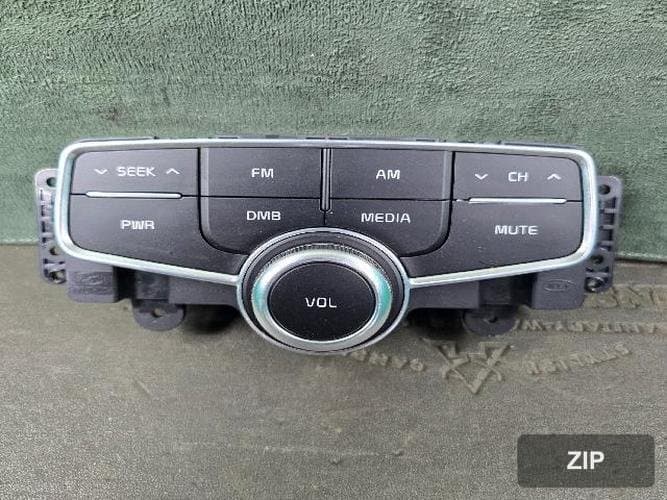 Kia K9 2015 — переключатель аудиосистемы (задний ряд) 96730-3TAA0