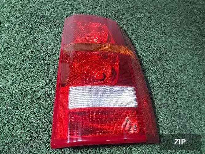 Land Rover Discovery 2007 — фара передняя правая (комбинированная)