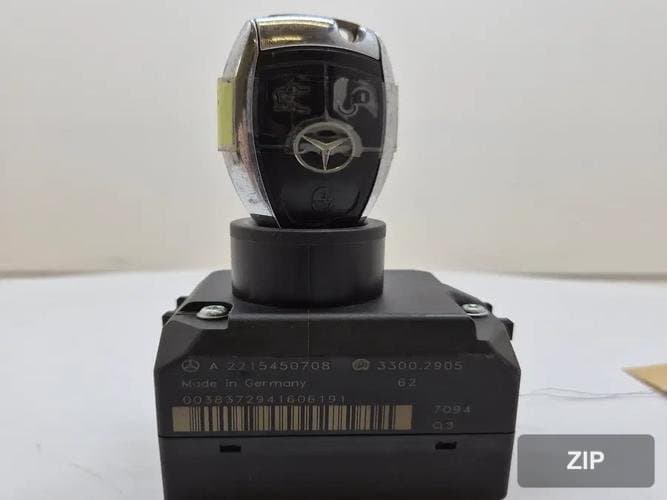 Mercedes-Benz S-Class 2007 — переключатель (прочие) A2215450708