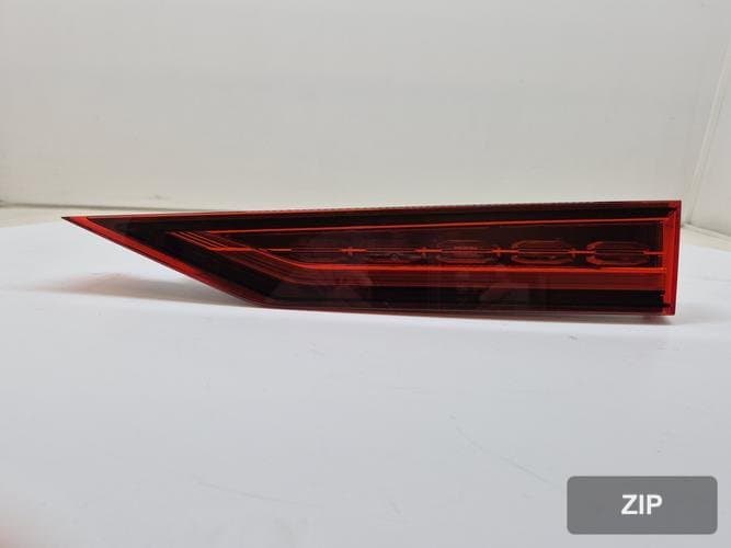 Volvo V60 2023 — фонарь задний правый внутренний 32228905
