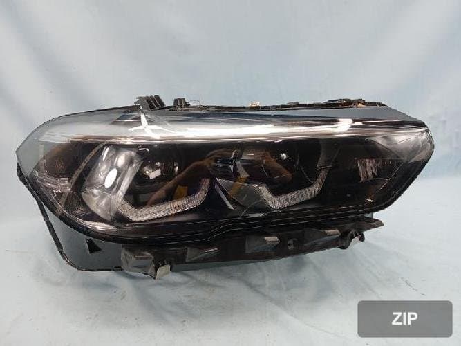 BMW X-series 2024 — фара правая