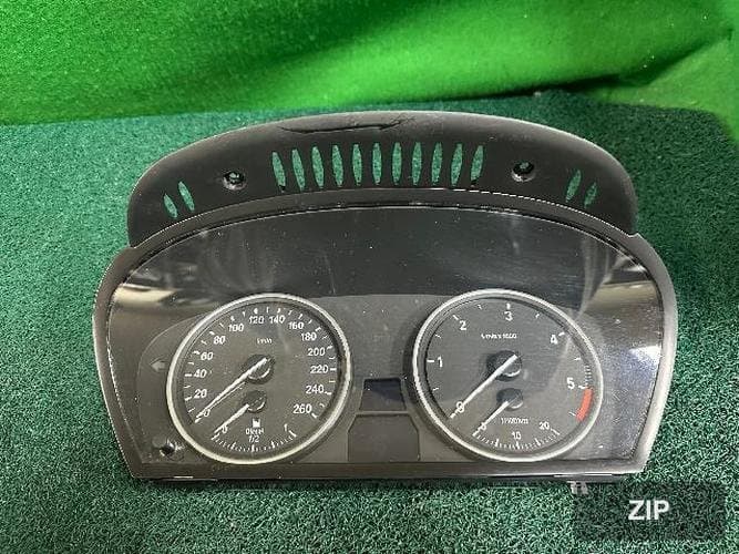 BMW X-series 2007 — приборная панель 6976284