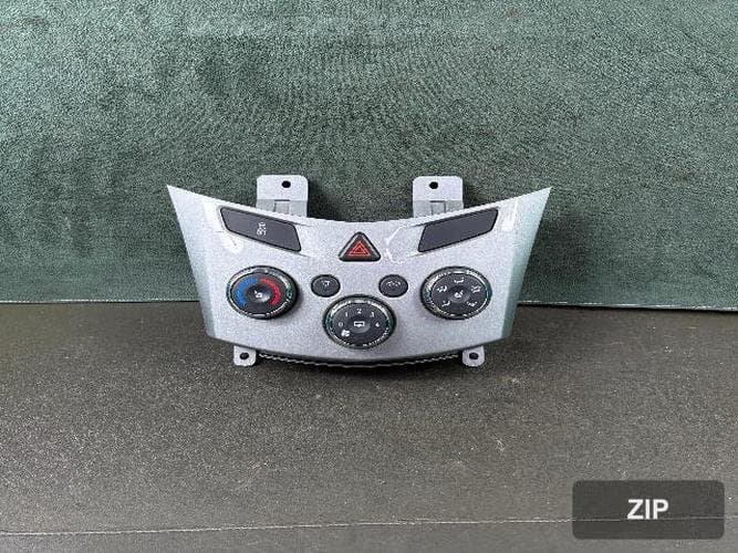 GM Daewoo Trax 2016 — переключатель управления отоплением и кондиционером 94786526