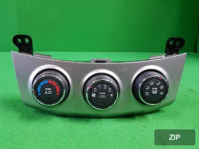 Hyundai Avante 2009 — блок управления климат-контролем 97250-2HXXX