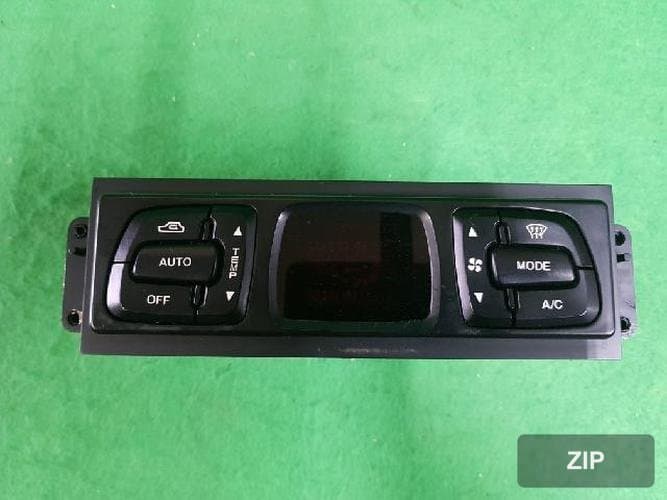 SsangYong Musso EV 2004 — блок управления кондиционером (переключатели климат-контроля) 68700-05440