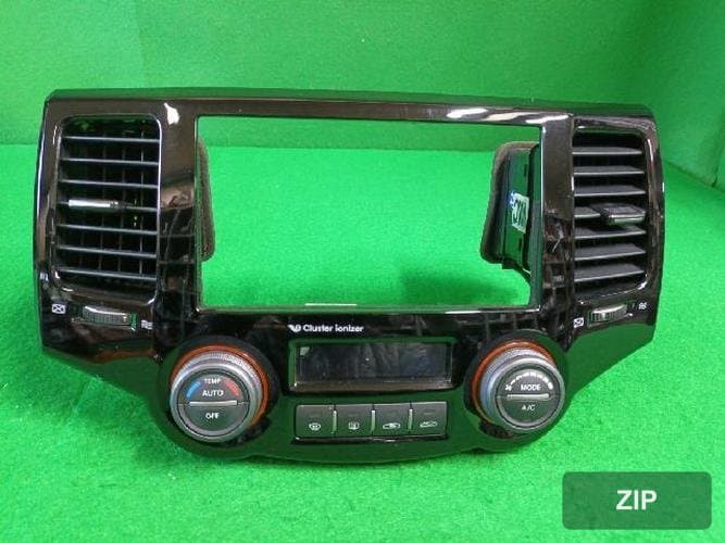 Kia Lotze 2009 — переключатель управления отопителем и кондиционером 972502G320K2