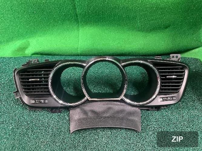 Kia K5 2011 — панель приборов с накладкой