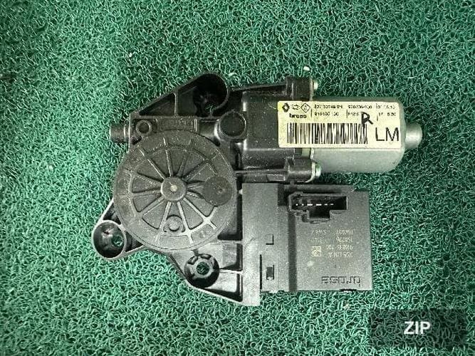Renault SM3 2011 — моторчик стеклоподъёмника 807307492R, передний пассажирский
