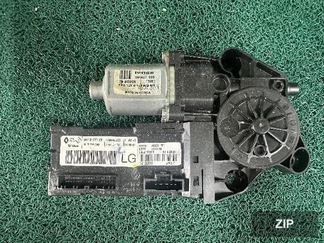 Renault SM3 2010 — мотор стеклоподъёмника 807313834R 10