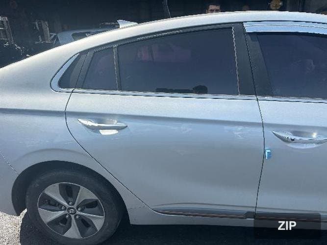 Hyundai Ioniq 2018 — дверь задняя правая