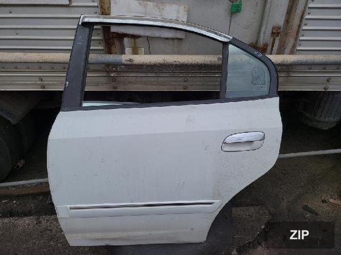 Hyundai Avante 2000 — дверь задняя левая