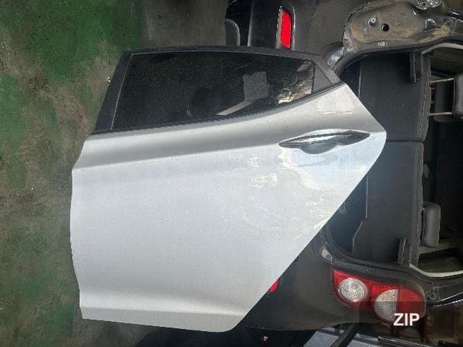 Hyundai Avante 2012 — дверь задняя левая