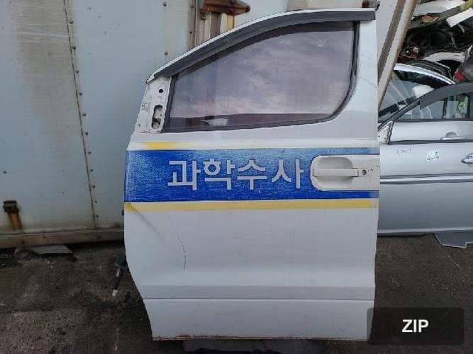 Hyundai Starex 2010 — передняя дверь левая