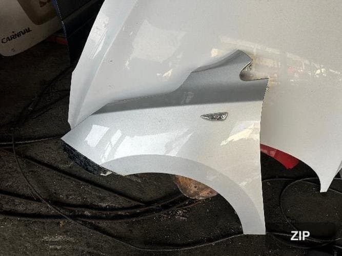 Hyundai Tucson 2013 — крыло левое