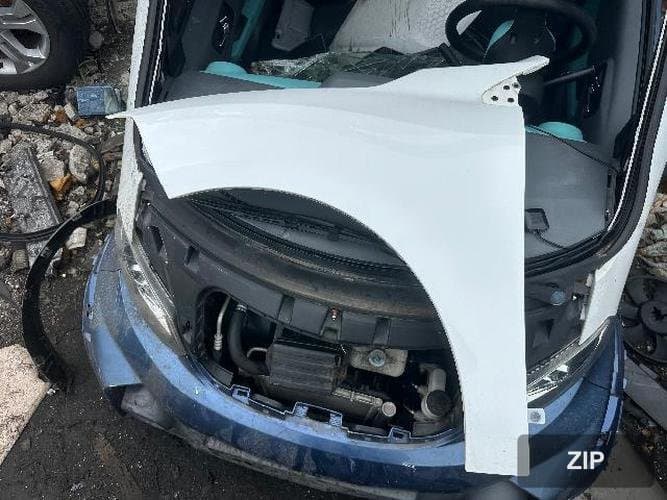 Renault SM3 2014 — крыло левое