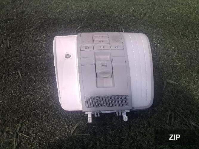 Mercedes-Benz E-класс 2010 — светильник салонный A2129060800