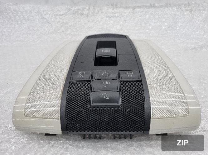 Mercedes-Benz E-класс 2011 — внутренний свет A204 820 17 23