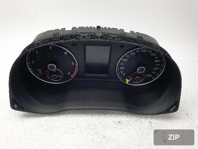 Volkswagen Passat 2012 — приборная панель 561920870A