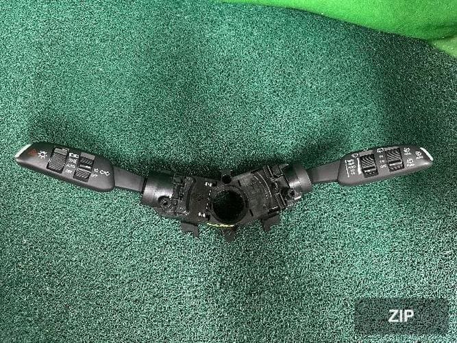 KG Mobility Korando 2022 — переключатель комбинированный