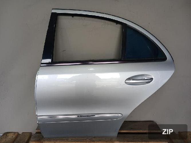 Mercedes-Benz E-Class 2006 — дверь задняя левая