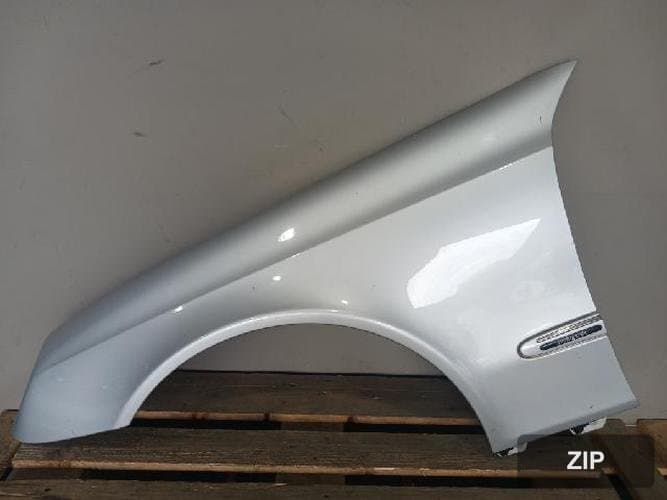Mercedes-Benz E-Class 2006 — крыло левое