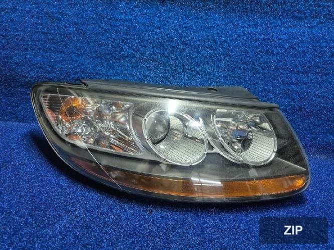 Hyundai Santa Fe 2010 — фара передняя правая