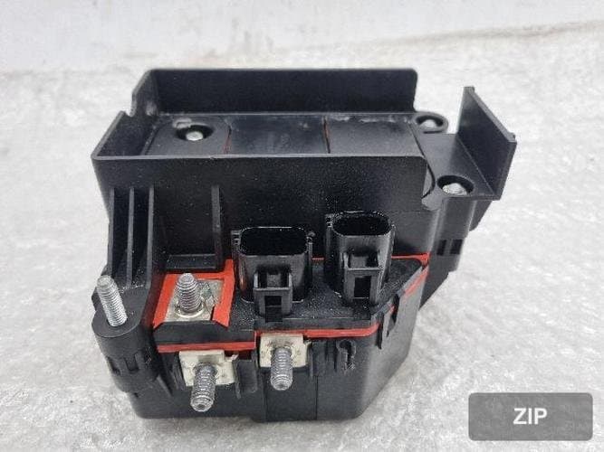 Jaguar XF 2013 — преобразователь напряжения (battery converter)