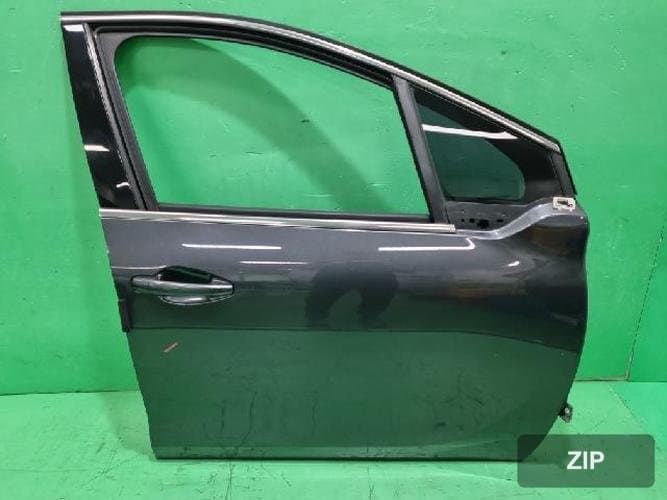 Peugeot 208 2015 — передняя дверь правая