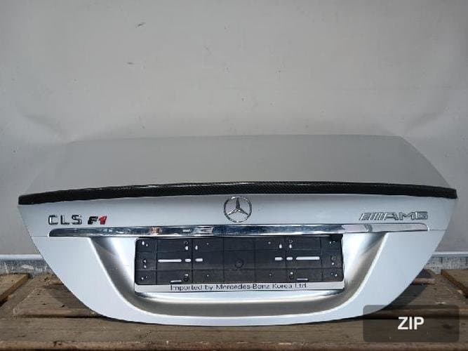 Mercedes-Benz CLS-Class 2010 — крышка багажника электрическая
