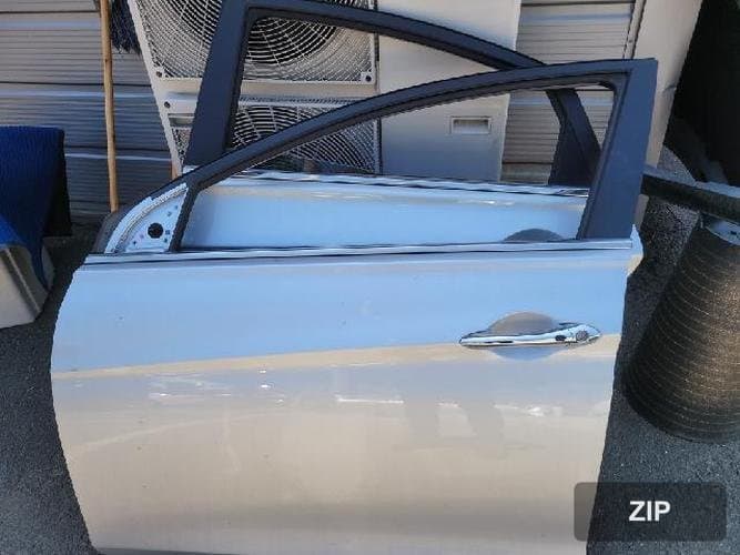 Hyundai Sonata 2010 — дверь передняя левая