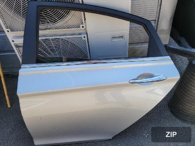 Hyundai Sonata 2010 — дверь задняя левая