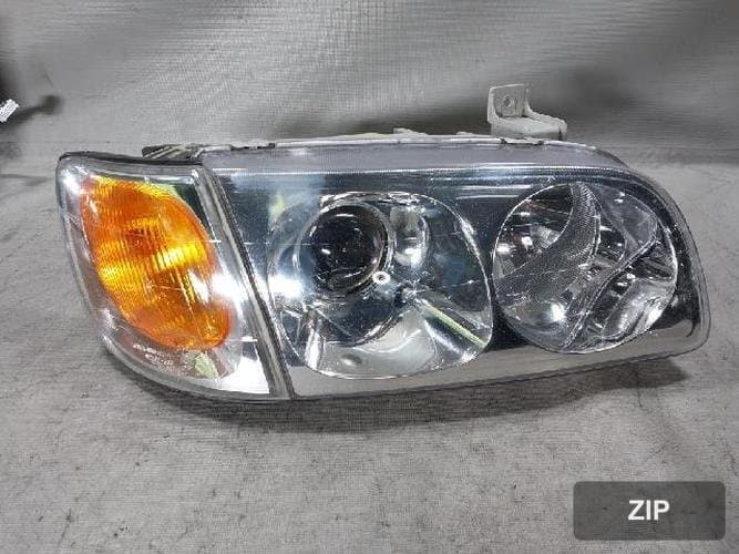 Hyundai Trajet 2002 — фара головного света правая (3)