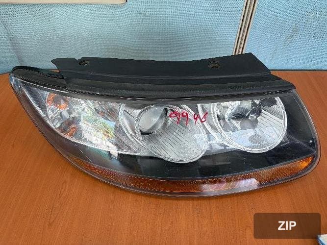 Hyundai Santa Fe 2008 — фара правая 921022B000