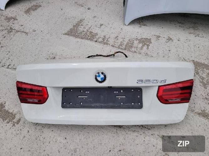 BMW 3 Series 2017 — крышка багажника