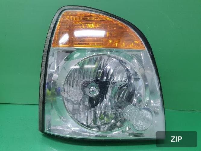 Hyundai Porter 2010 — фара правая