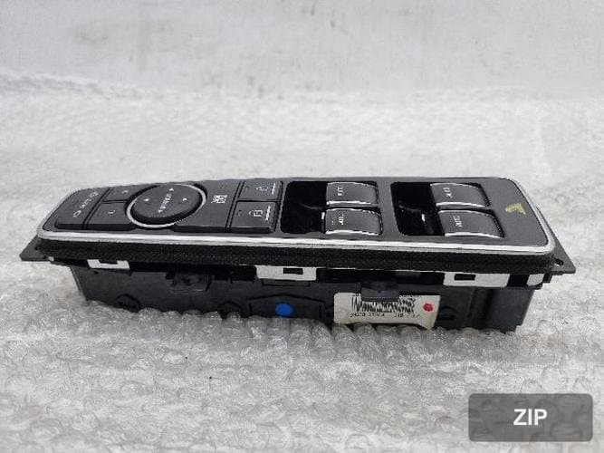Kia K9 2014 — кнопка электростеклоподъёмника водителя