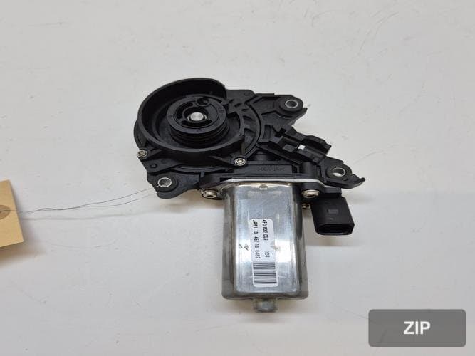 Audi A8 2005 — прочие детали 4F0837059