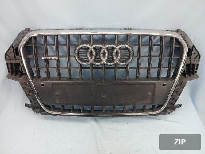 Audi Q3 2013 — радиаторная решётка 8U0 853 653
